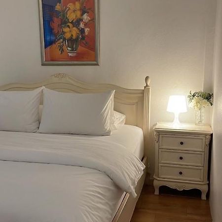 Rynn Hotel Trat Eksteriør billede