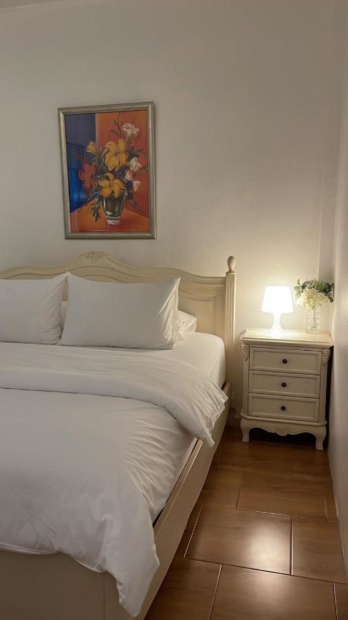 Rynn Hotel Trat Eksteriør billede