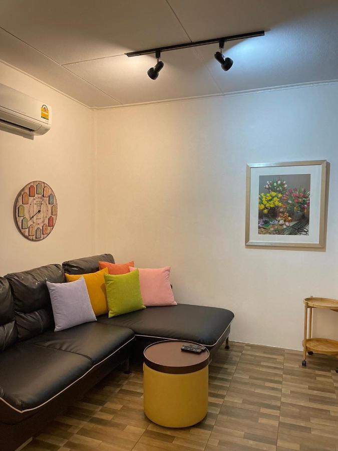 Rynn Hotel Trat Eksteriør billede