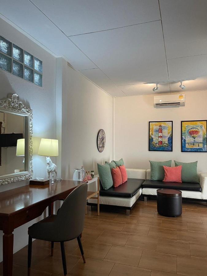 Rynn Hotel Trat Eksteriør billede