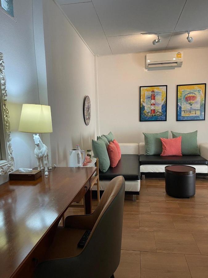 Rynn Hotel Trat Eksteriør billede